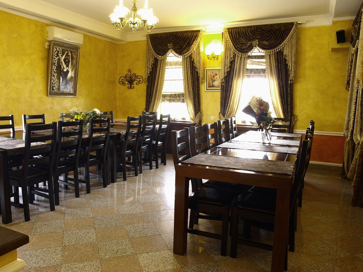 Pensiunea Byblos Piatra Neamţ 外观 照片