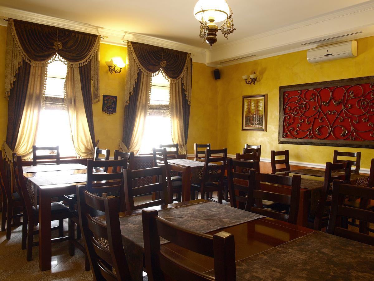 Pensiunea Byblos Piatra Neamţ 外观 照片