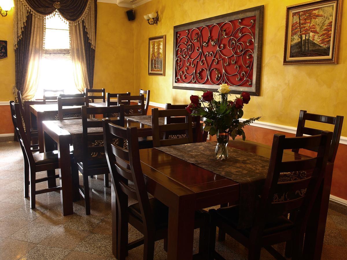 Pensiunea Byblos Piatra Neamţ 外观 照片